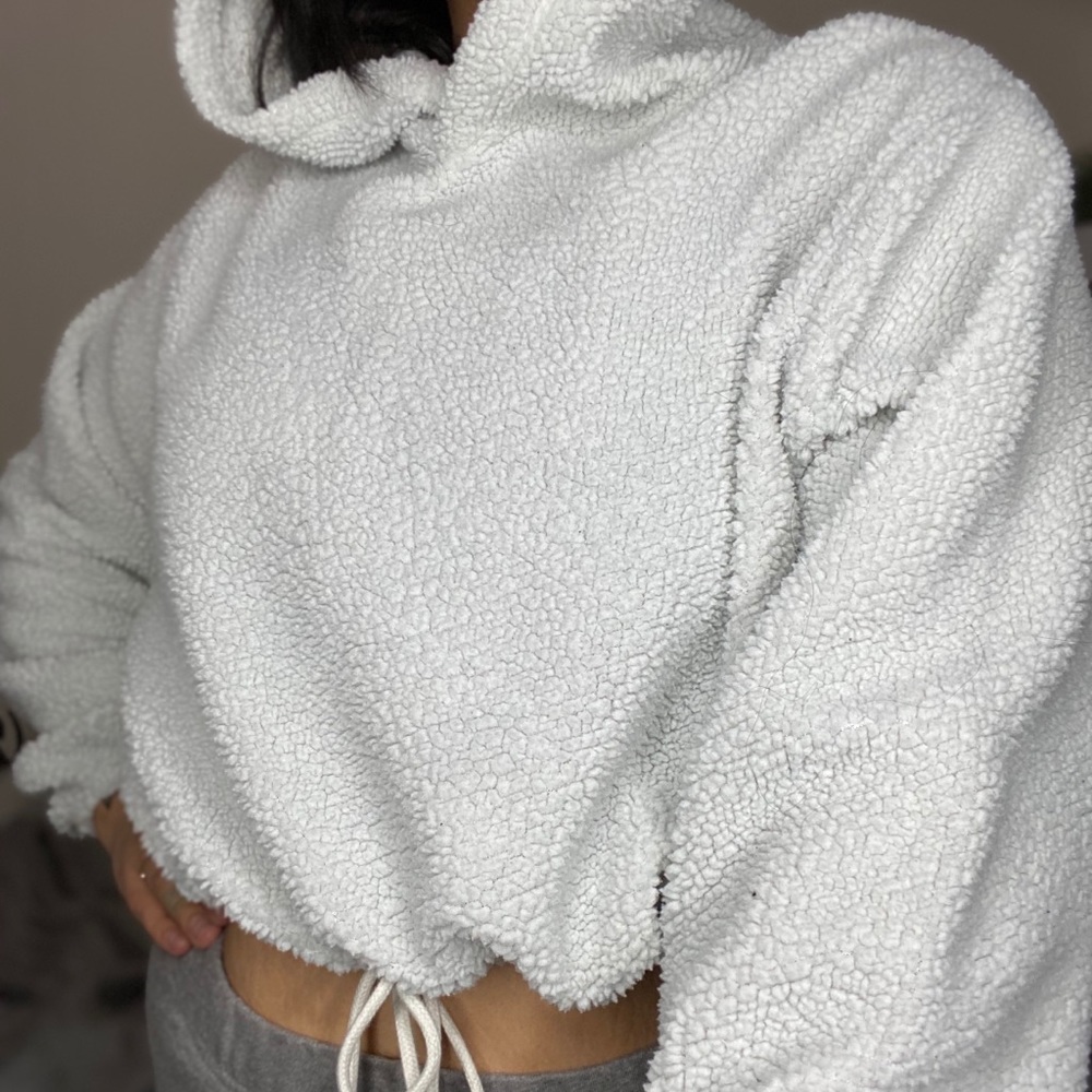 Cropped teddy pullover with hood